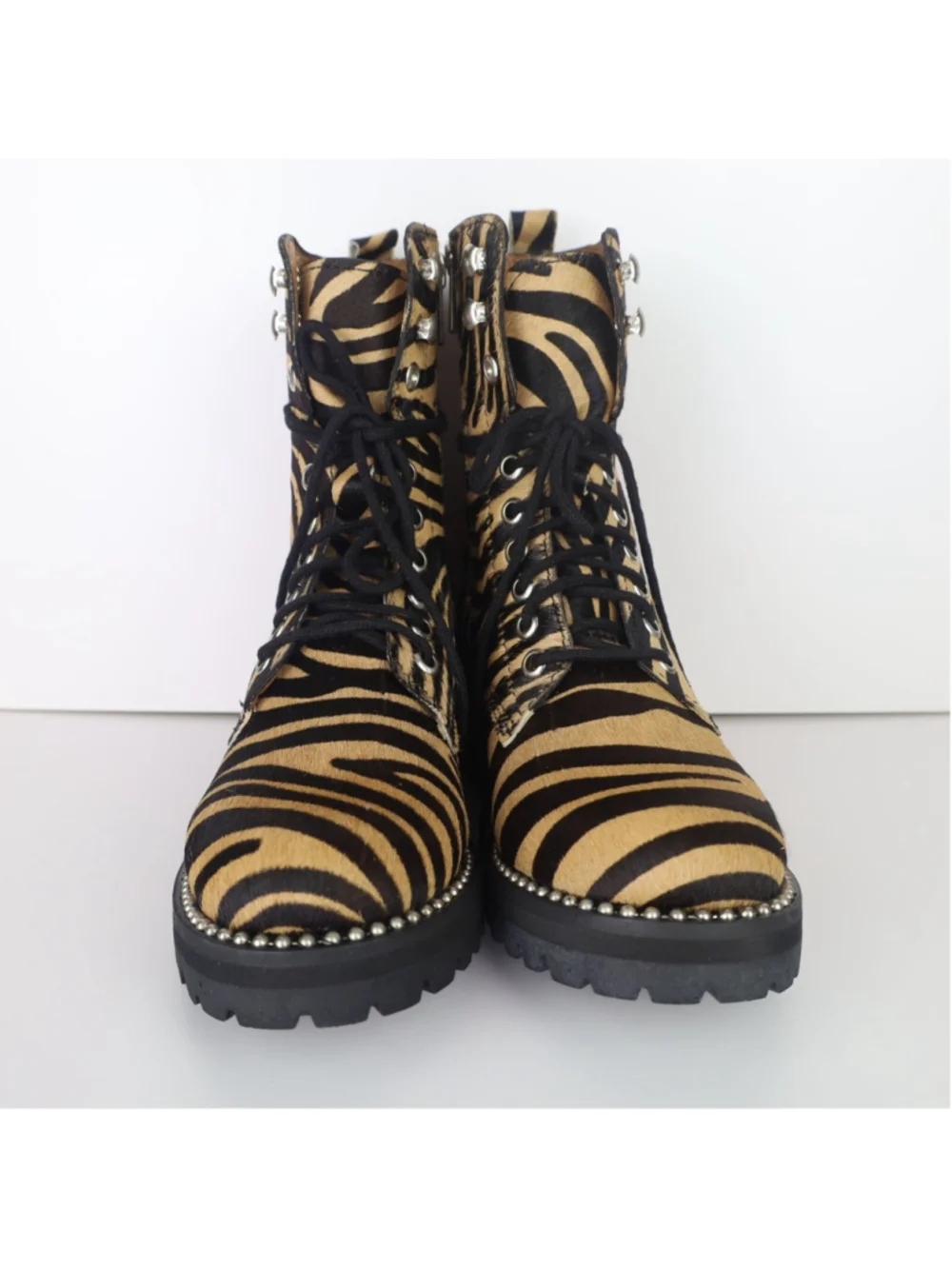Aqua Women’s Tiger Print Jax Studded Hiker Combat Boots Lace Up Round Toe 5.5 - Picture 5 of 16
